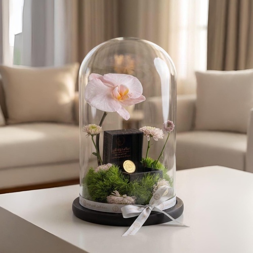 Flower Vase and  half a lira 3.60 Grams 22K