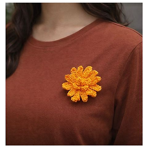 Arfaj flower brooch