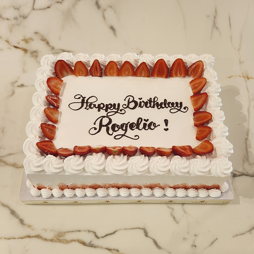 Vanilla Strawberry Cake 25x30 Cm