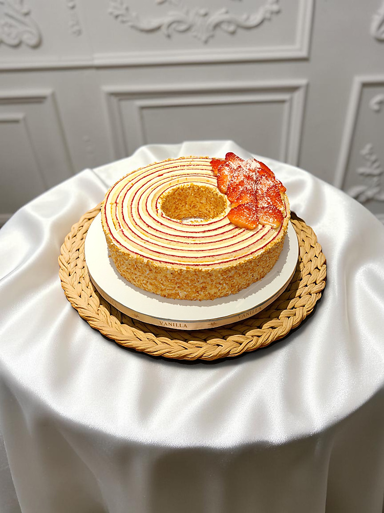 Strawberry Roulade Cake