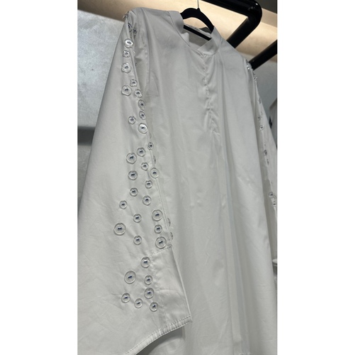 قميص الأزرار