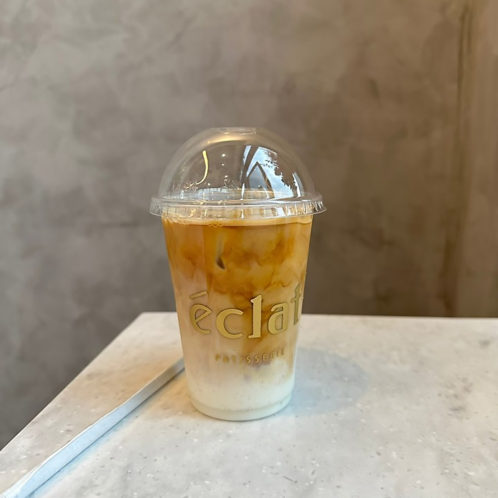 لاتيه إسباني مثلج