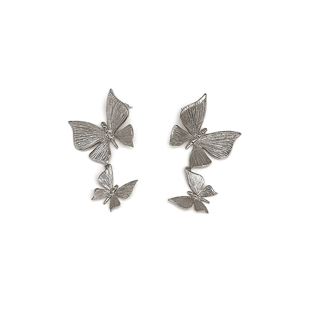 حلق مصنوعة يدويا