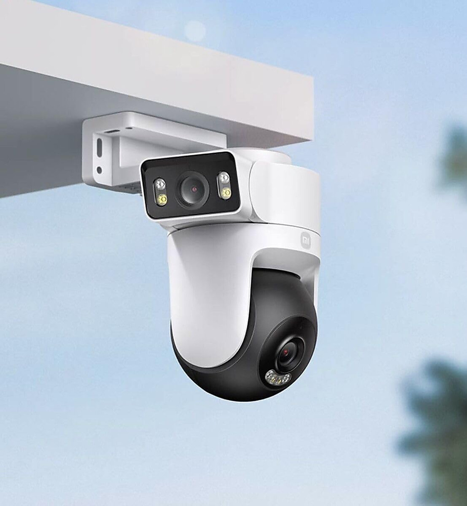Dual 4MP fixed + panoramic (PTZ) cameras