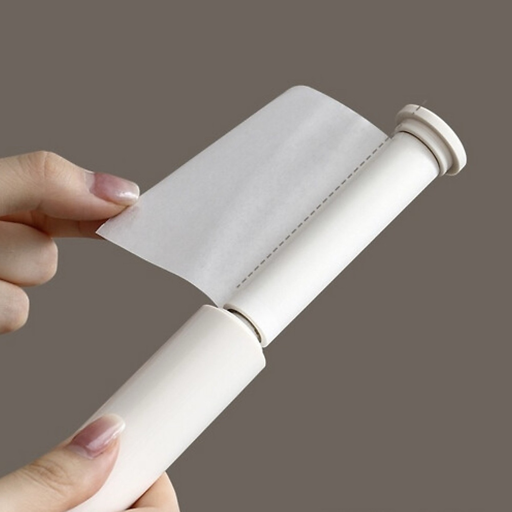 Portable lint roller