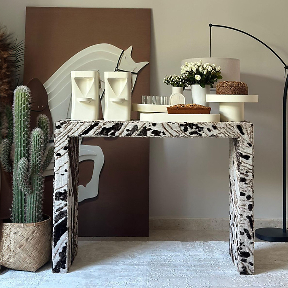 Reception carpet table