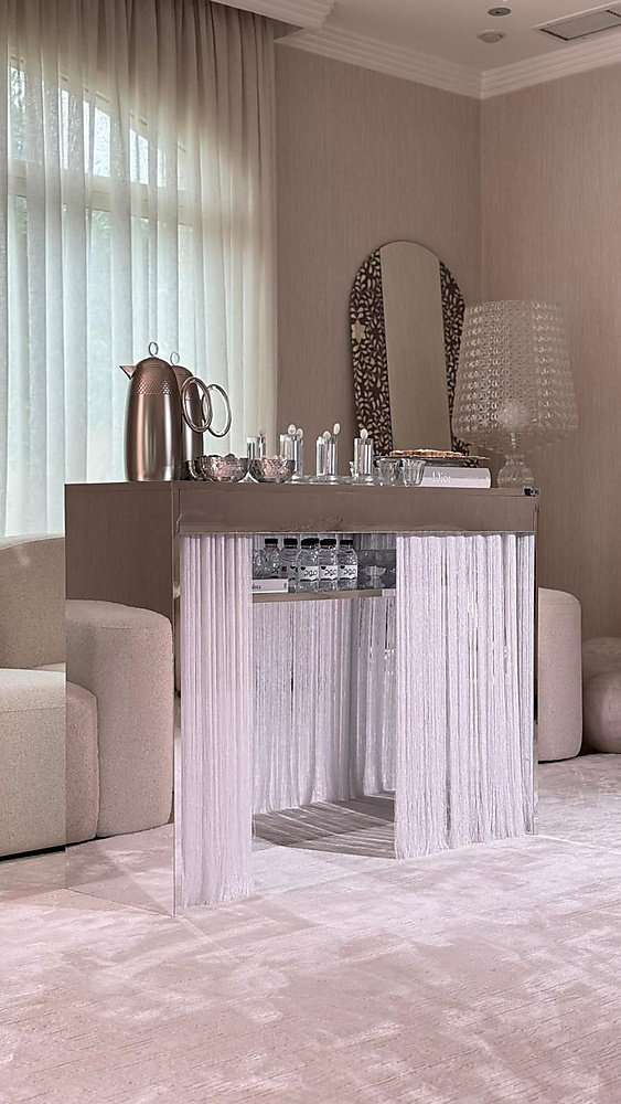 Mirror console