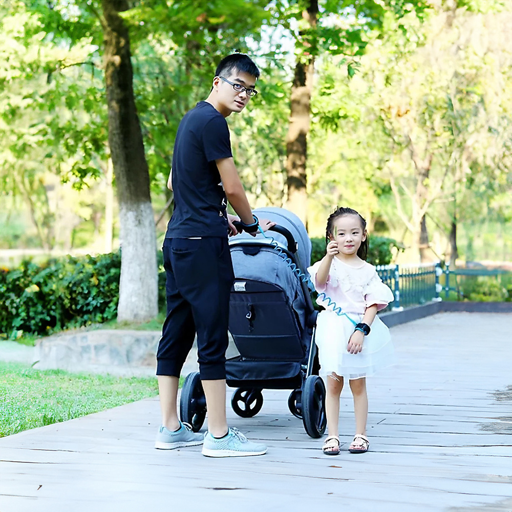 Anti-Lost Kids Safety Wristband With 360-Degree Rotation