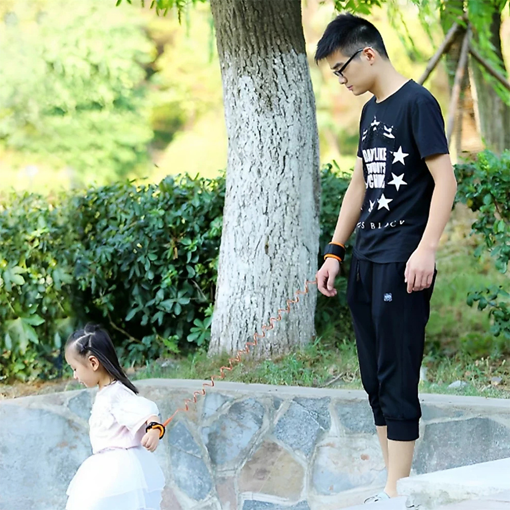 Anti-Lost Kids Safety Wristband With 360-Degree Rotation