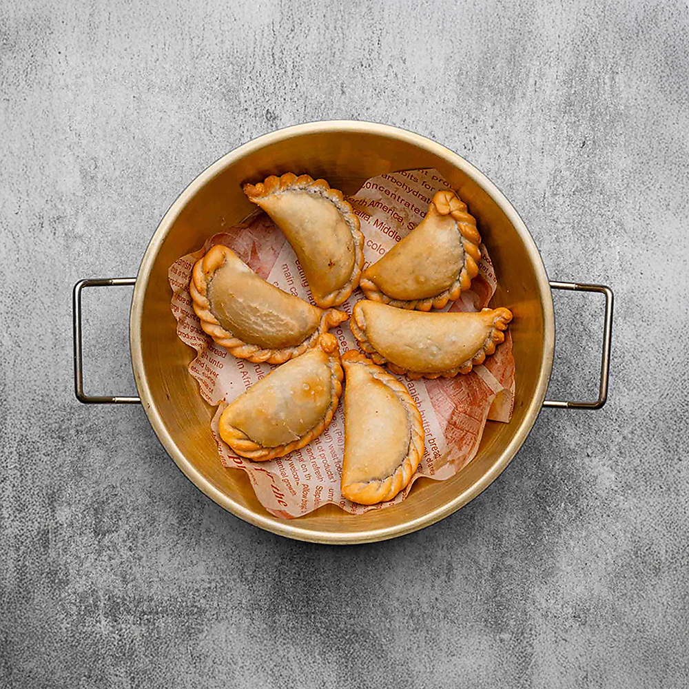 Meat Sambousek – 6 Pieces