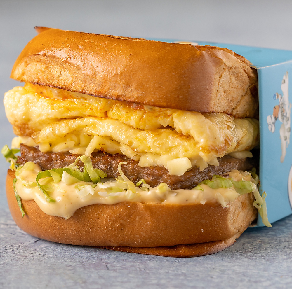 برغر مع بيض