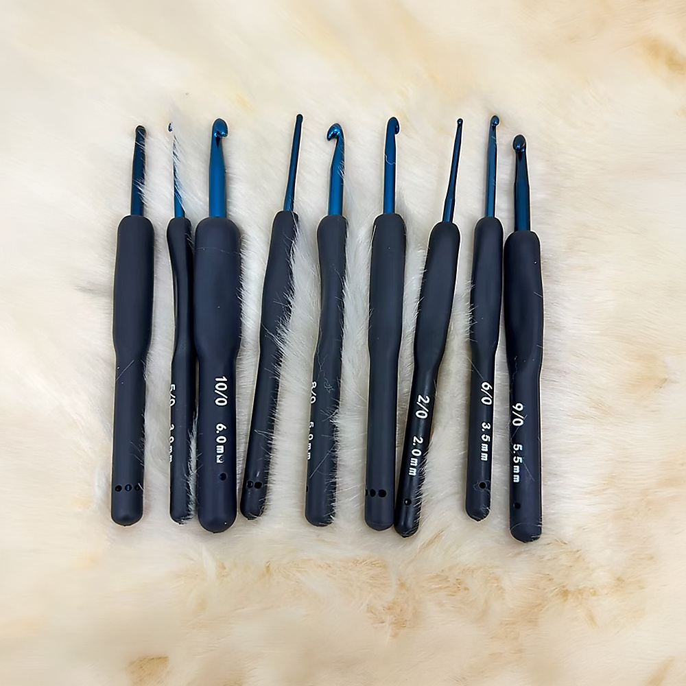Set of 9 blue crochet hook