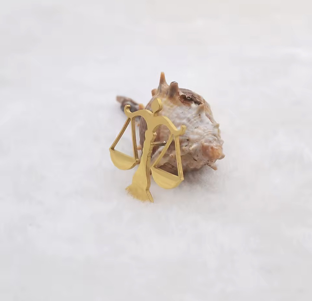 Law brooch
