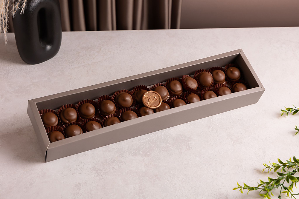 London Petit Four Caramel Chocolate