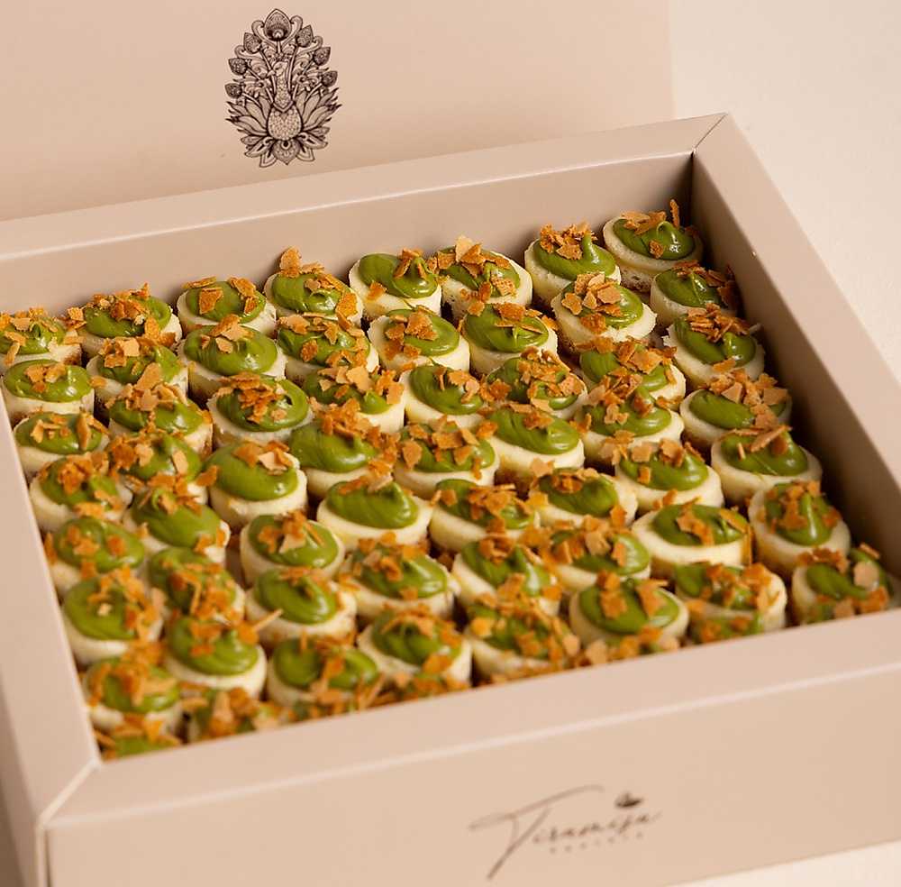 mini kunafa with pistachio cheesecake