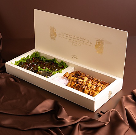 بوكس الطاووس الملكي وؤق عنب مع مسخن