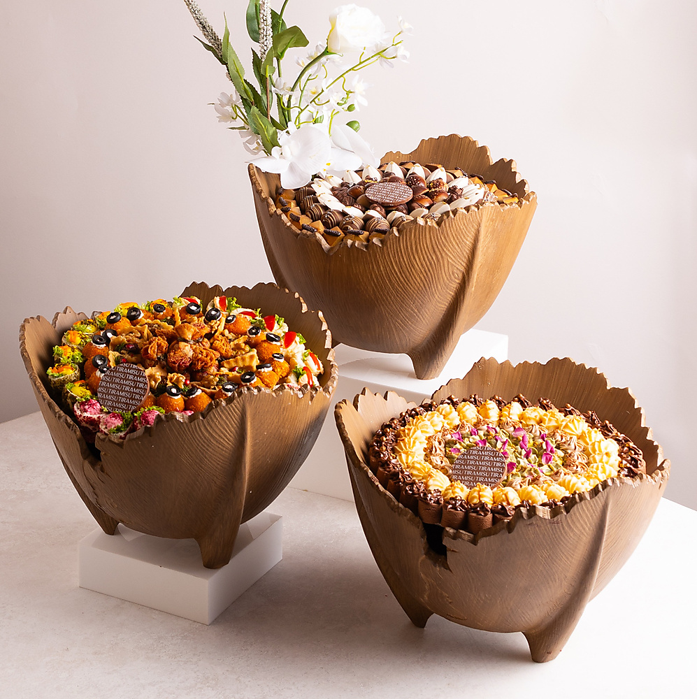 الصواني المناسبات الخشبيه شوكلت موالح غريبه