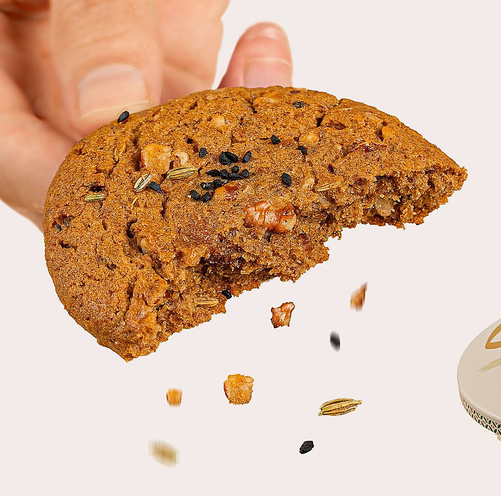 Al-Ahsa mini date and pecan cookies, 12 pieces, Karamula