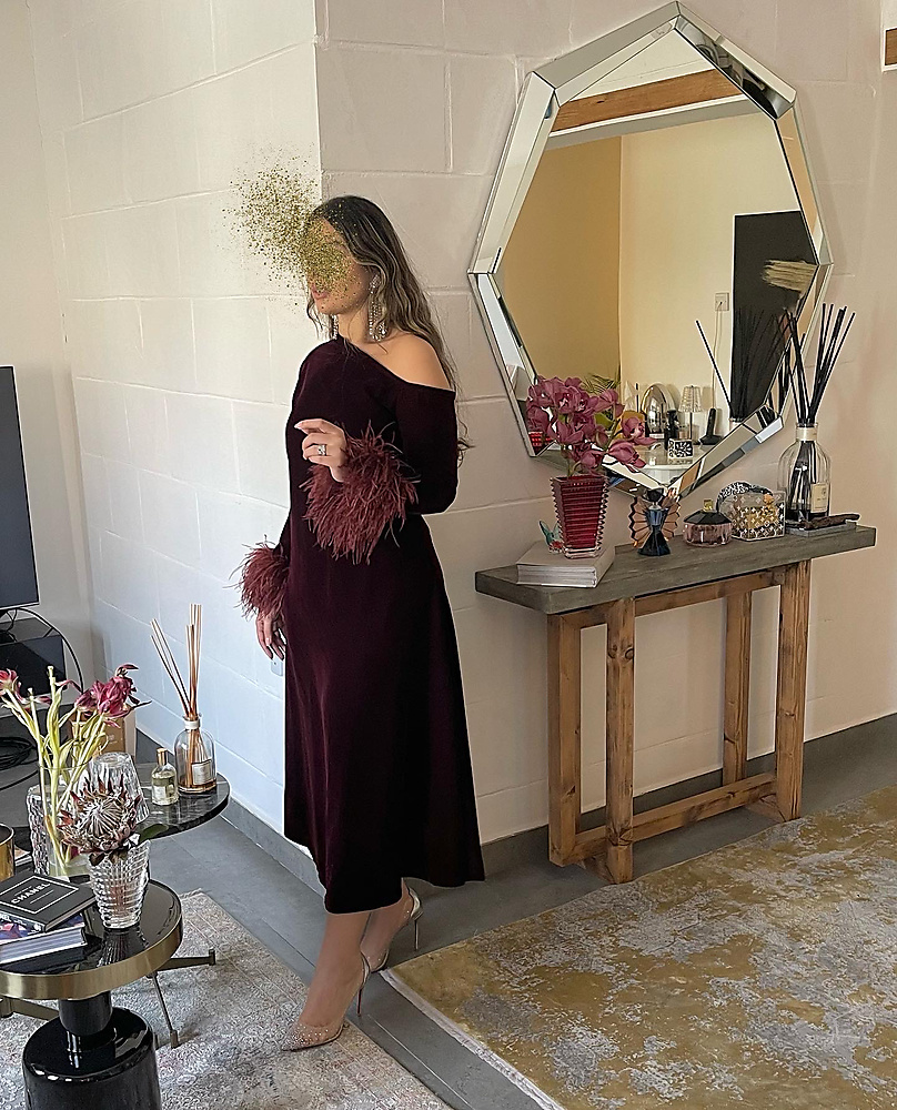 VELVET MAROON