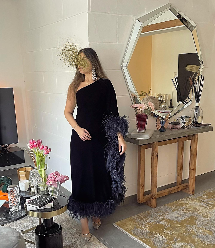 OFSHOULDER VELVET NAVY