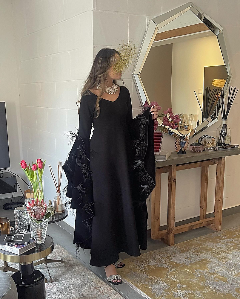 GIGI IN BLACK