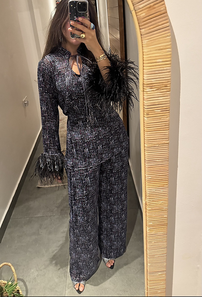 Black polka dot