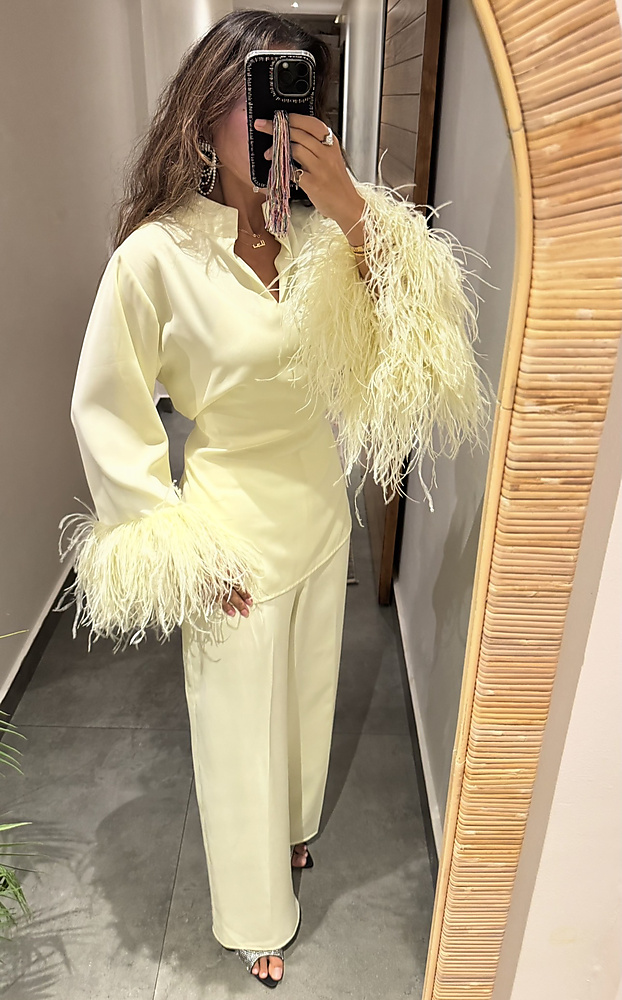 Vanilla Feather Suit 🤍�
