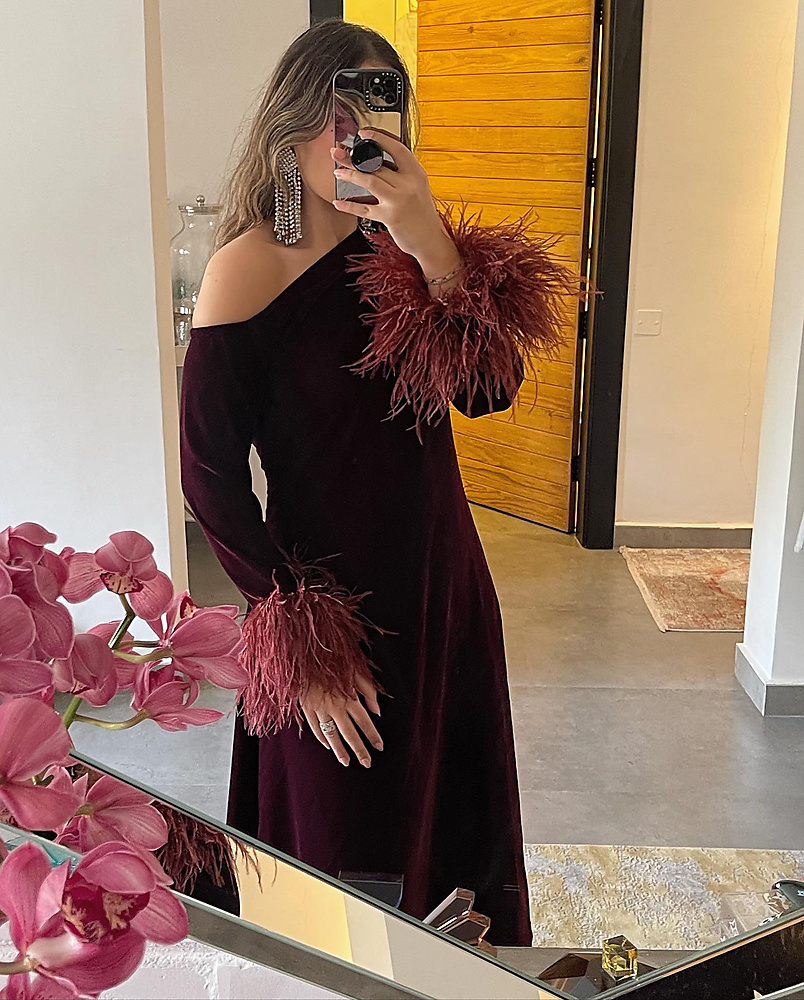 VELVET MAROON