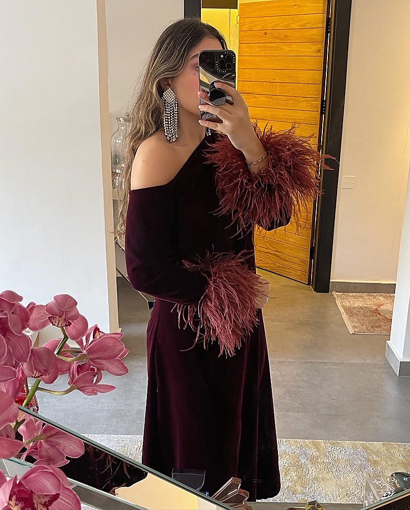 VELVET MAROON