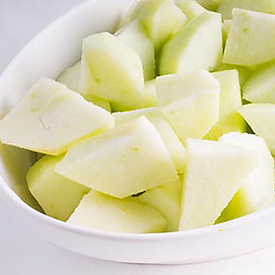 طبق تفاح طازج