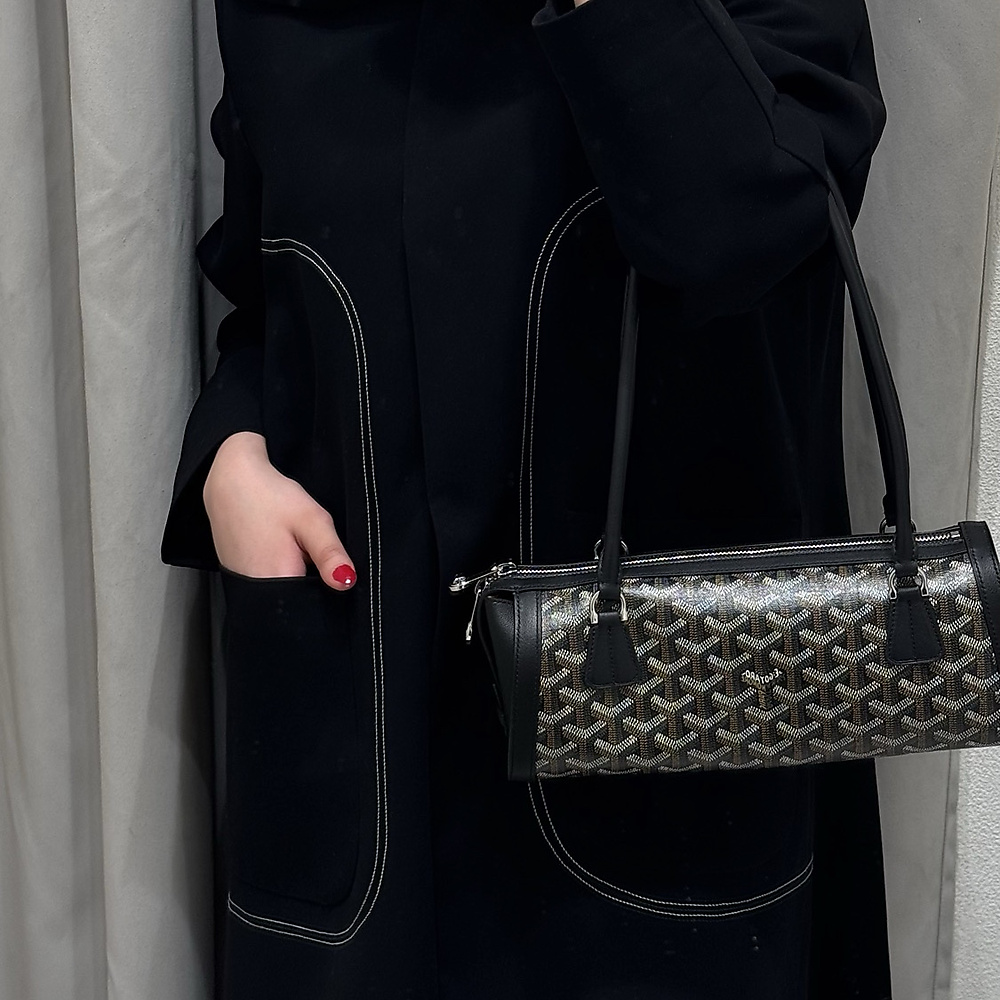 black01