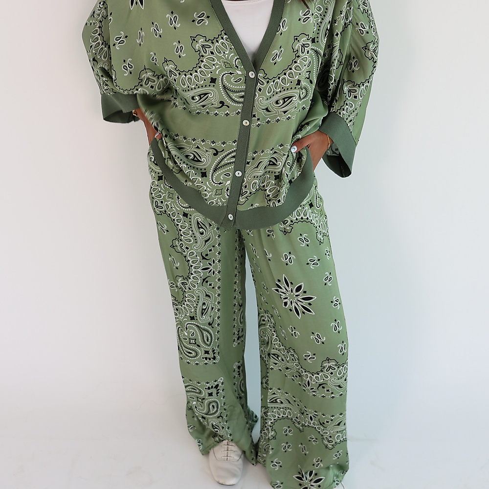 Silk Set Olive Green ( Free Size )