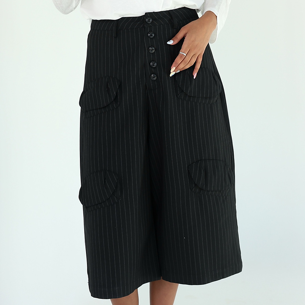 Pocket Wide-Leg Shorts