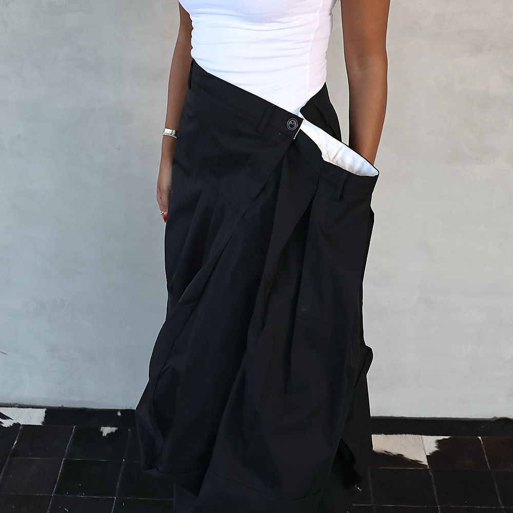Twist Skirt Black