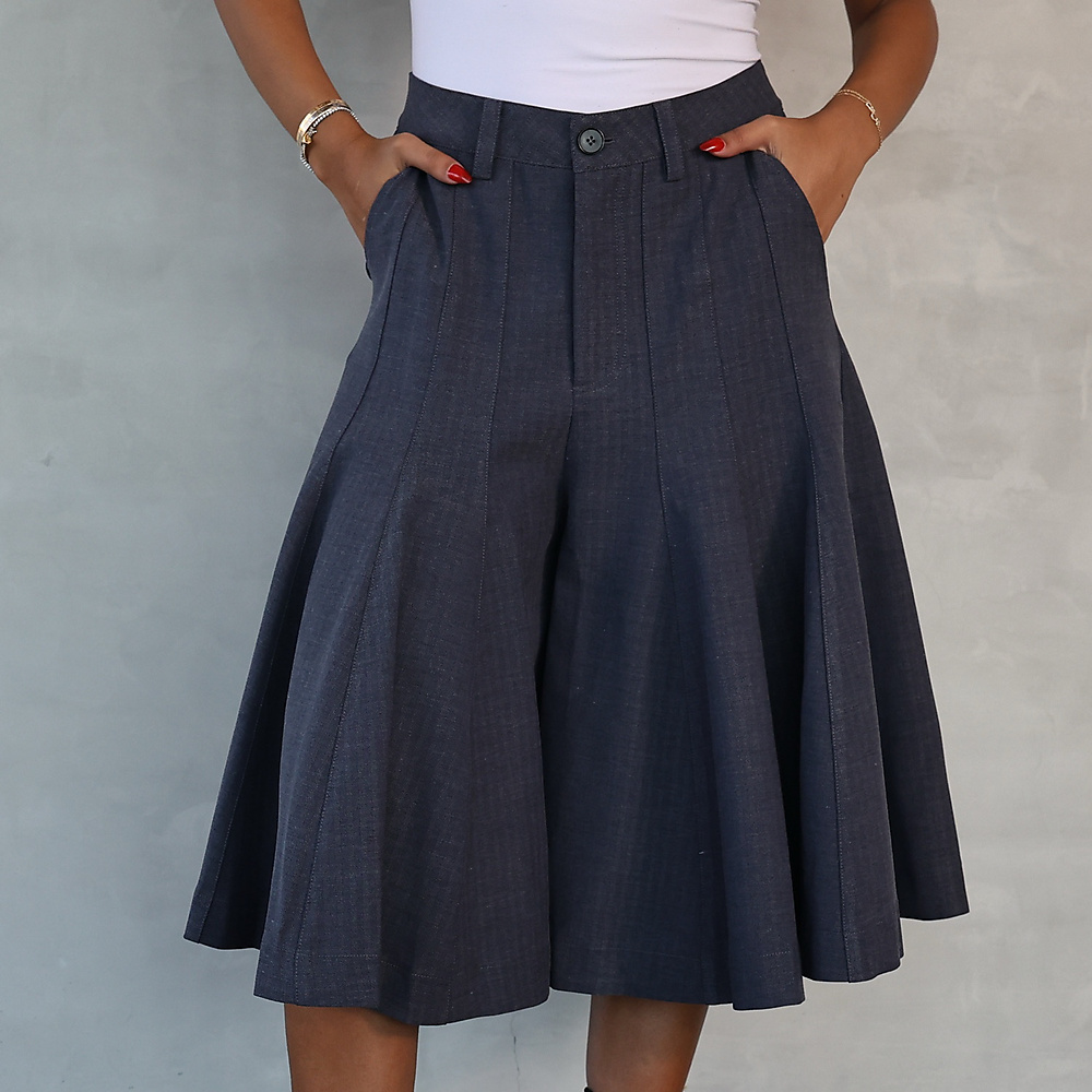 Pleated shorts Grey