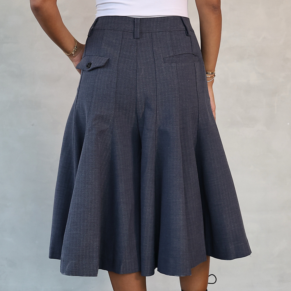 Pleated shorts Grey