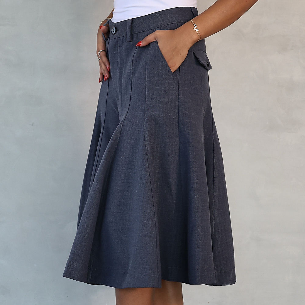 Pleated shorts Grey