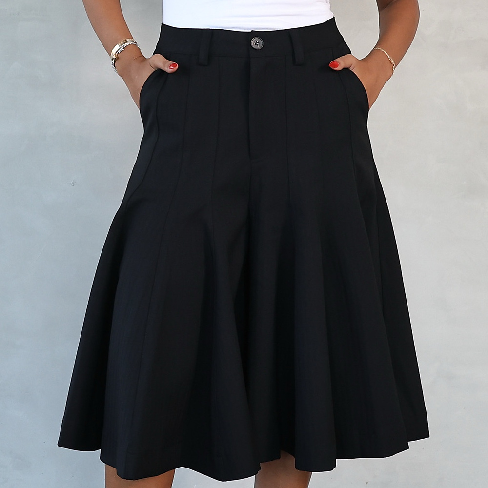 Pleated shorts Black