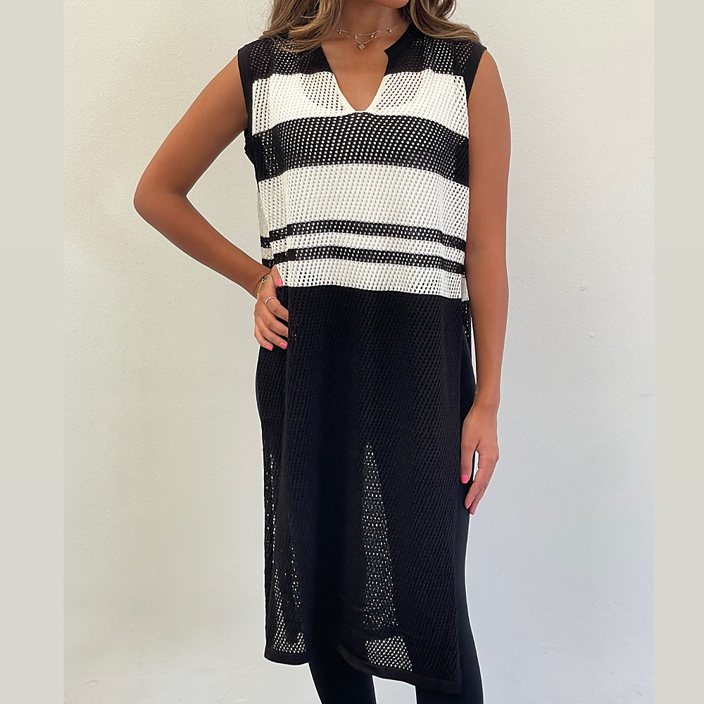 Striped slit black