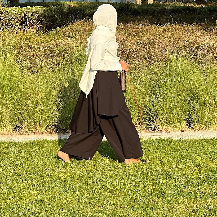 بدلة أبيض و أسود