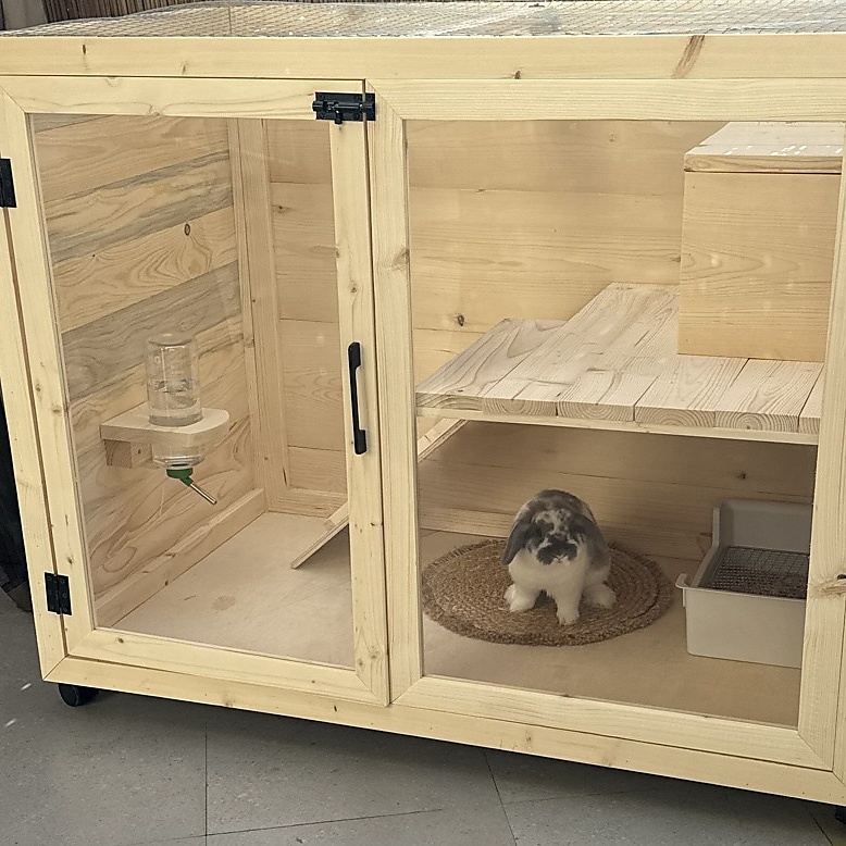 Double-Level Rabbit Hutch