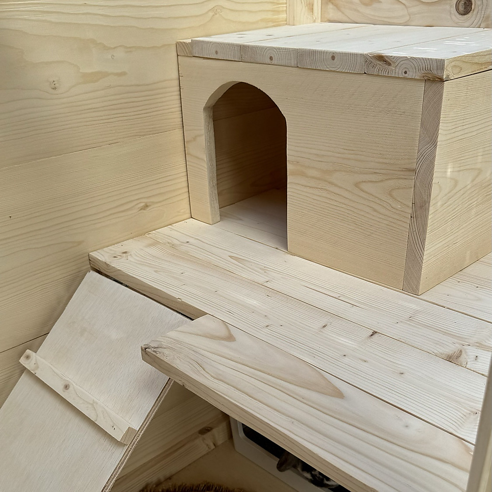 Double-Level Rabbit Hutch