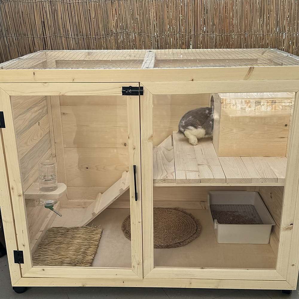 Double-Level Rabbit Hutch