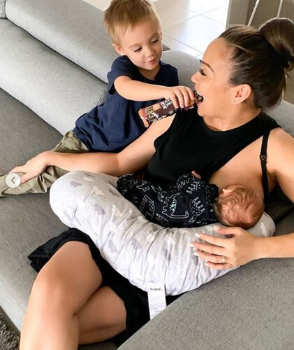 تشيكو وسادة الرضاعة بوبي مع غطاء من القطن - Clouds