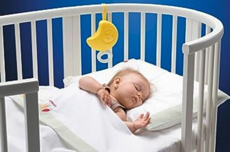 شيكو  لعبة الصندوق الموسيقي لمهد الأطفال  -  القمر  0+