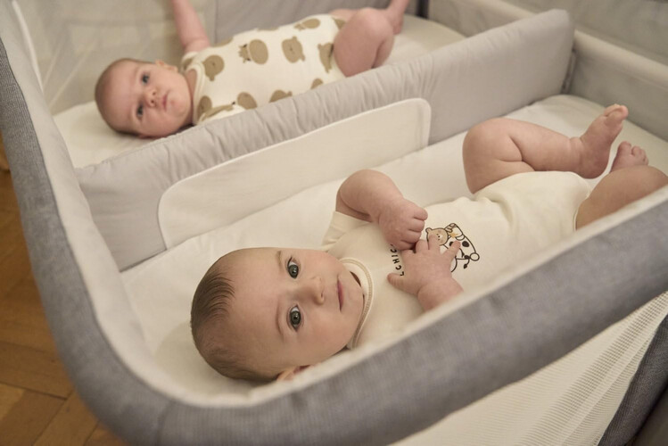 شيكو سربر أطفال توأم لعمر 6 أشهر - Magnet Grey