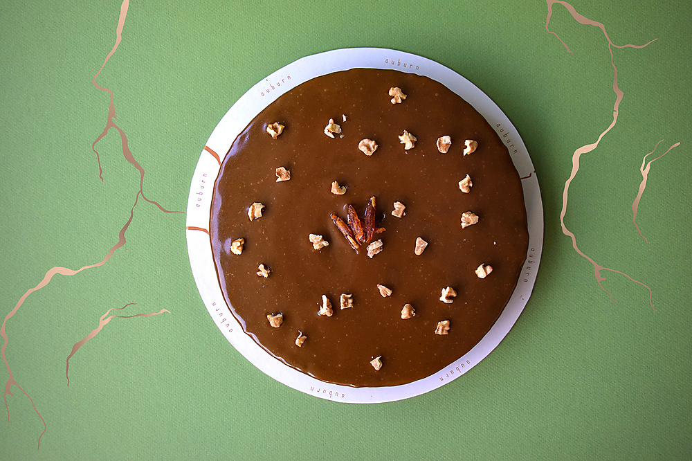 Sticky date cake