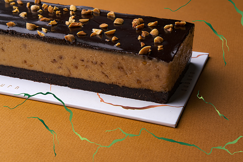 Vegan raw snickers cake
