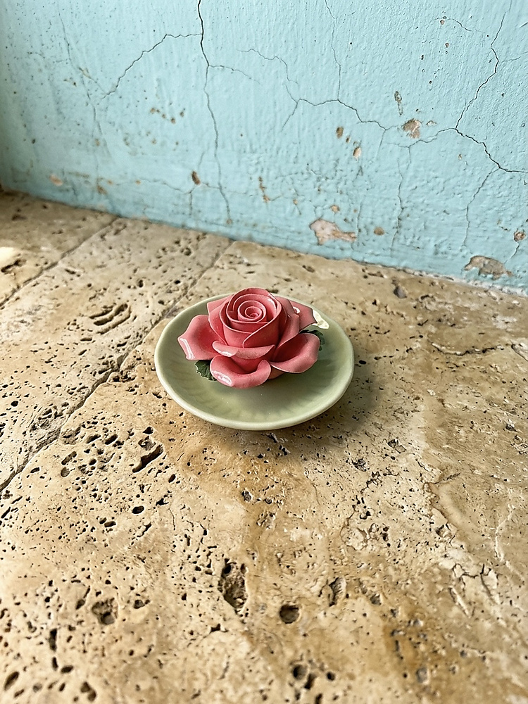 Rose incense burner for thin incense sticks