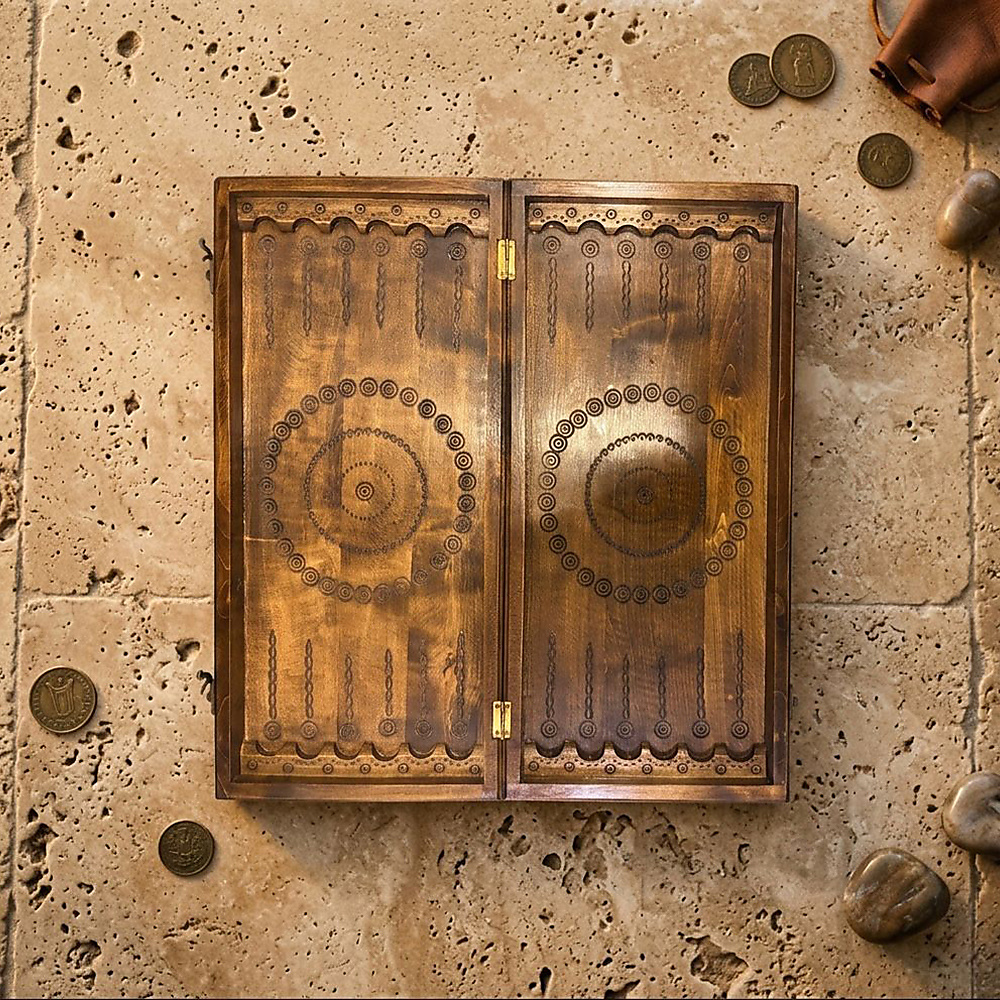 لعبة الطاولة شغل يدوي، صناعة أوكرانية